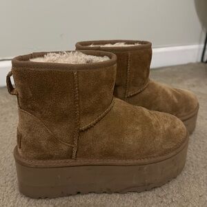 Chestnut Platform Uggs